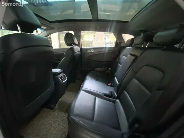 Hyundai Tucson 2016 · 1.6 AT