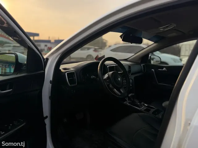 Kia Sportage 2018 · 2.0 AT