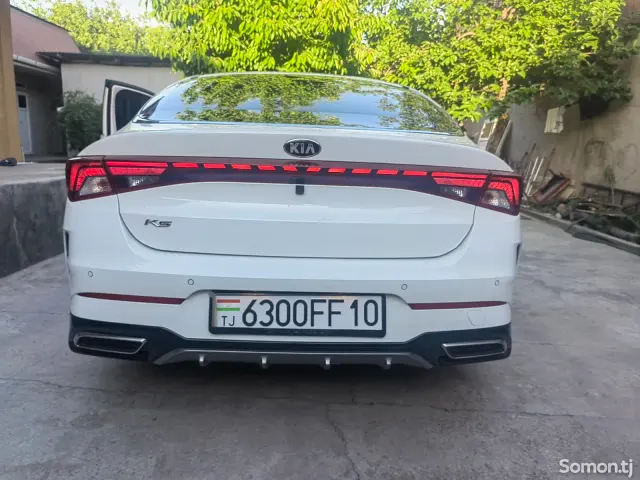 Kia K5 2021 · 2.0 AT
