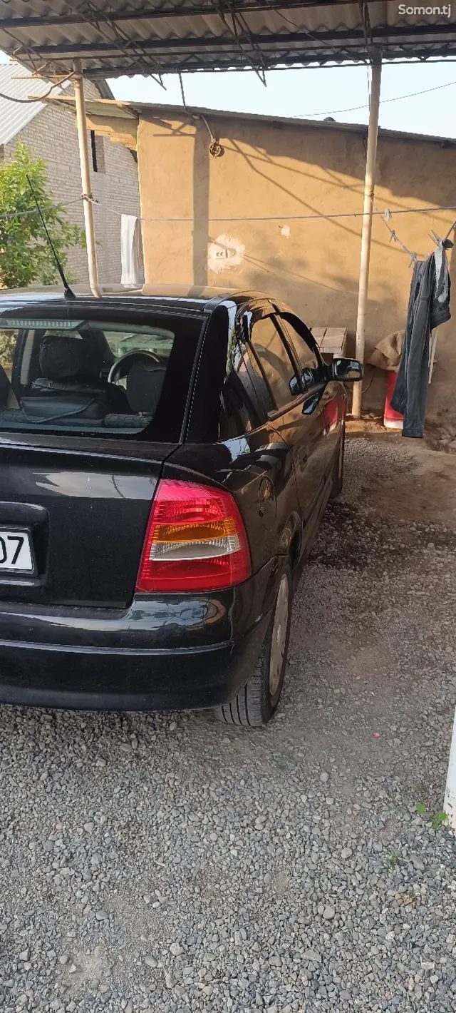 Opel Astra G 1999 · 1.6 MT