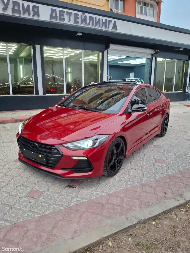 Hyundai Avante 2016 · 1.6 AT