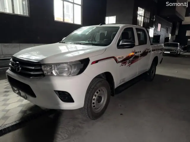 Toyota Hilux 2018 · 2.7 MT