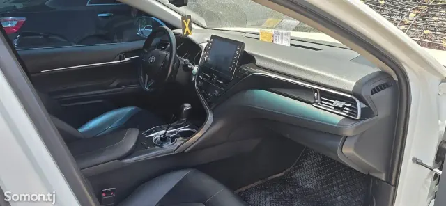 Toyota Camry 2022 · 2.5 AT