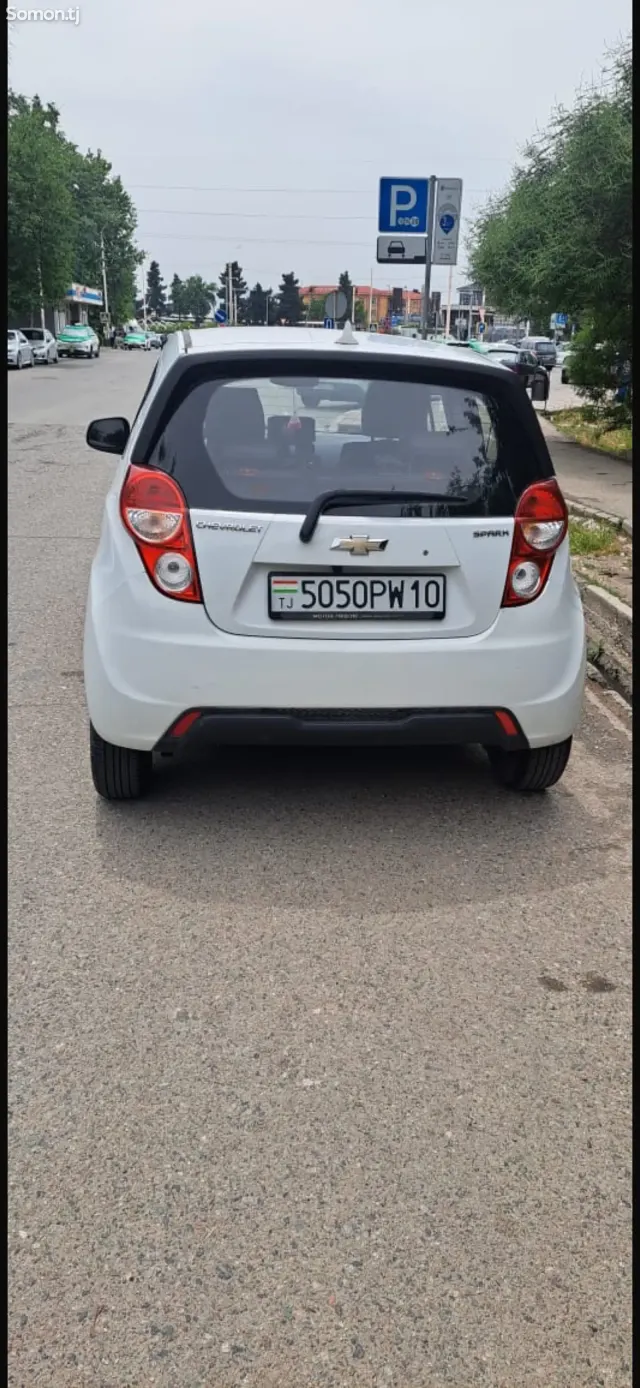 Chevrolet Spark 2014 · 1.1 AT