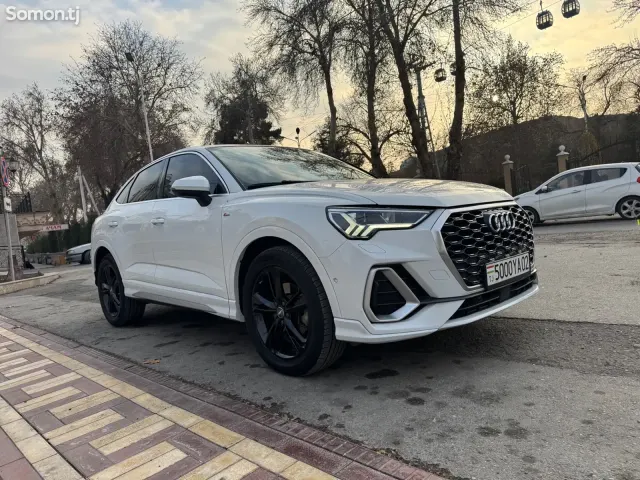 Audi Q3 2020 · 3.5 AT