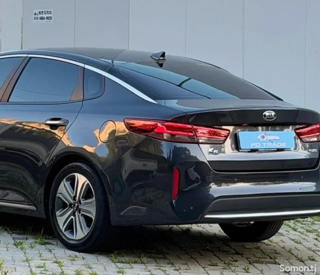 Kia K5 2015 · 2.0 AT