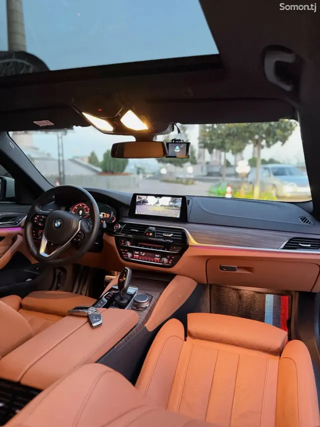 BMW 5 series 2018 · 2.0 AT