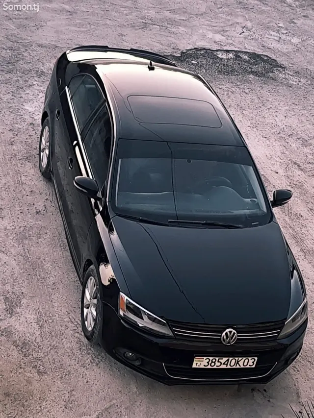Volkswagen Jetta 2013 · 2.5 AT