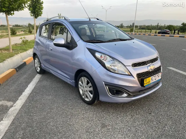 Chevrolet Spark 2014 · 1.0 AT