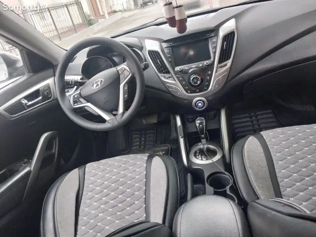 Hyundai Veloster 2012 · 1.6 AT