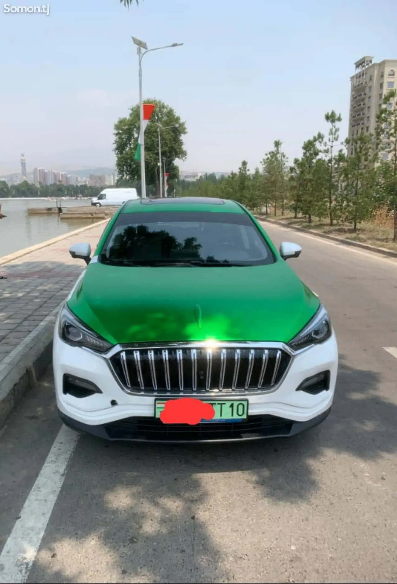 Hongqi E-HS3 2020 · AT