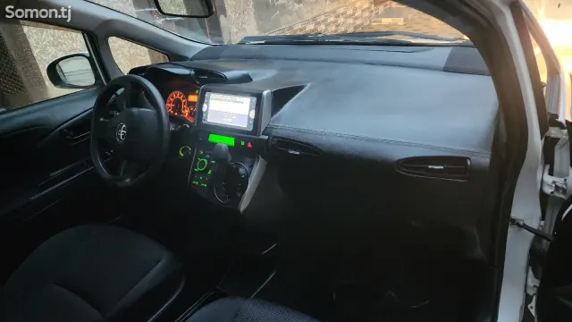 Toyota Wish 2014 · 1.8 AT