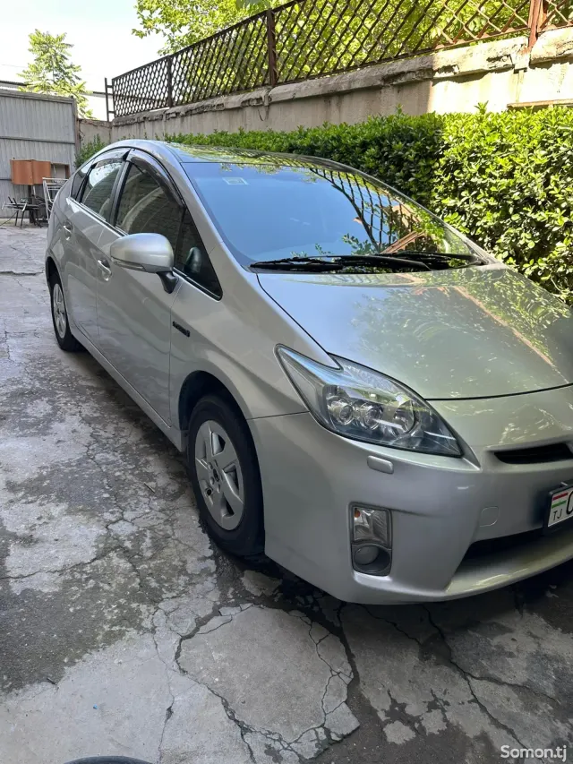 Toyota Prius 2010 · 1.8 AT