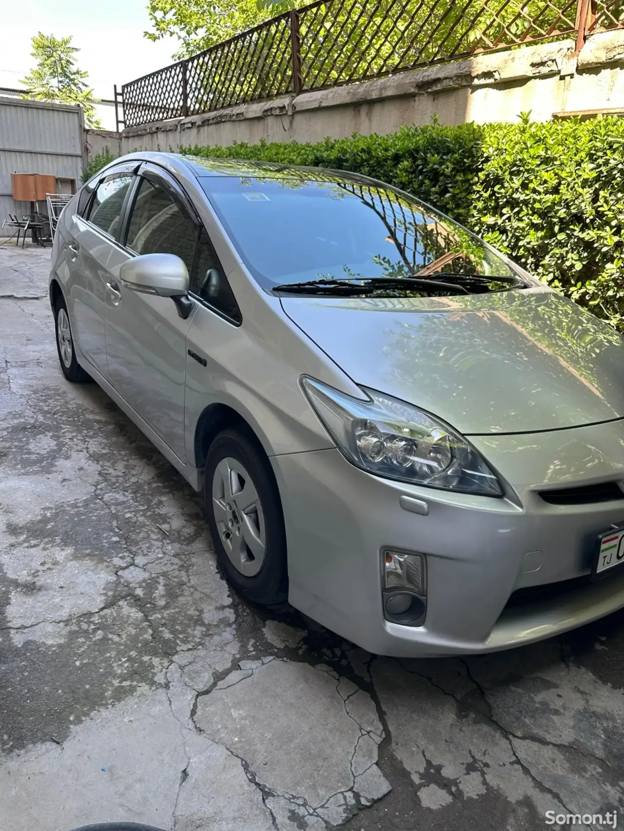 Toyota Prius 2010 · 1.8 AT