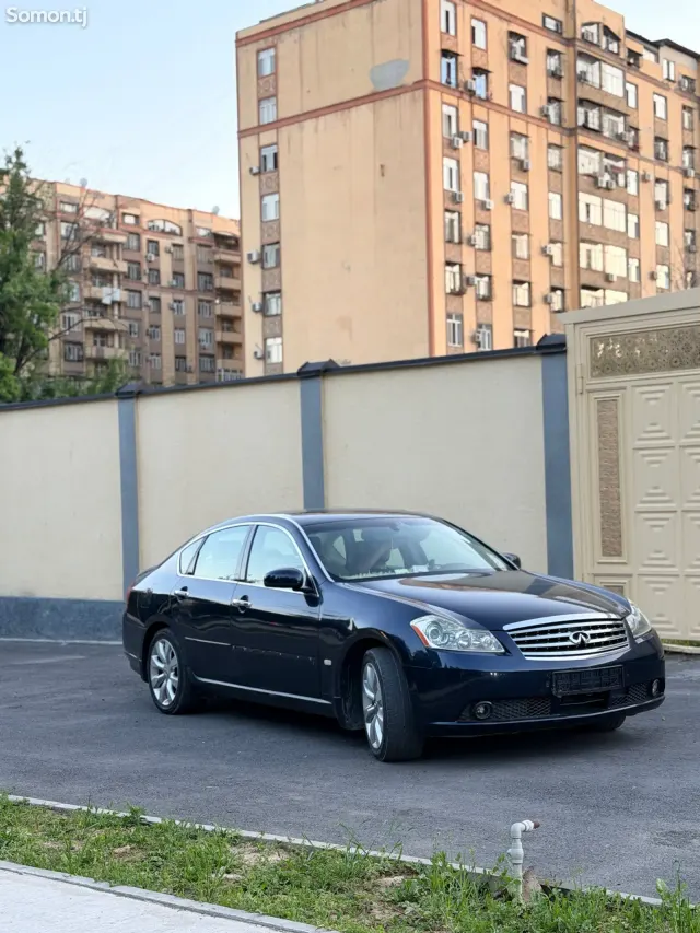 Infiniti M series 2005 · 3.5 AT