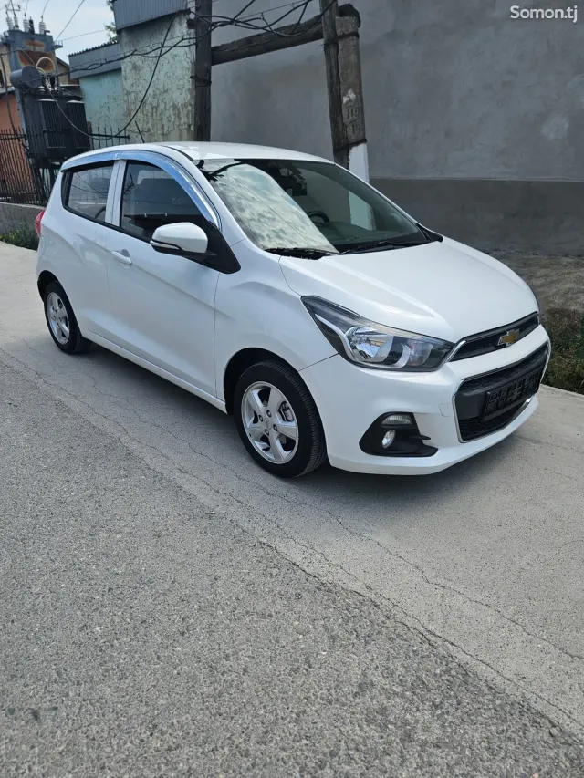 Chevrolet Spark 2018 · 1.1 AT
