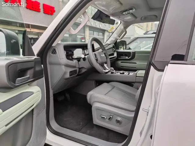 BAIC BJ40 2025 · AT
