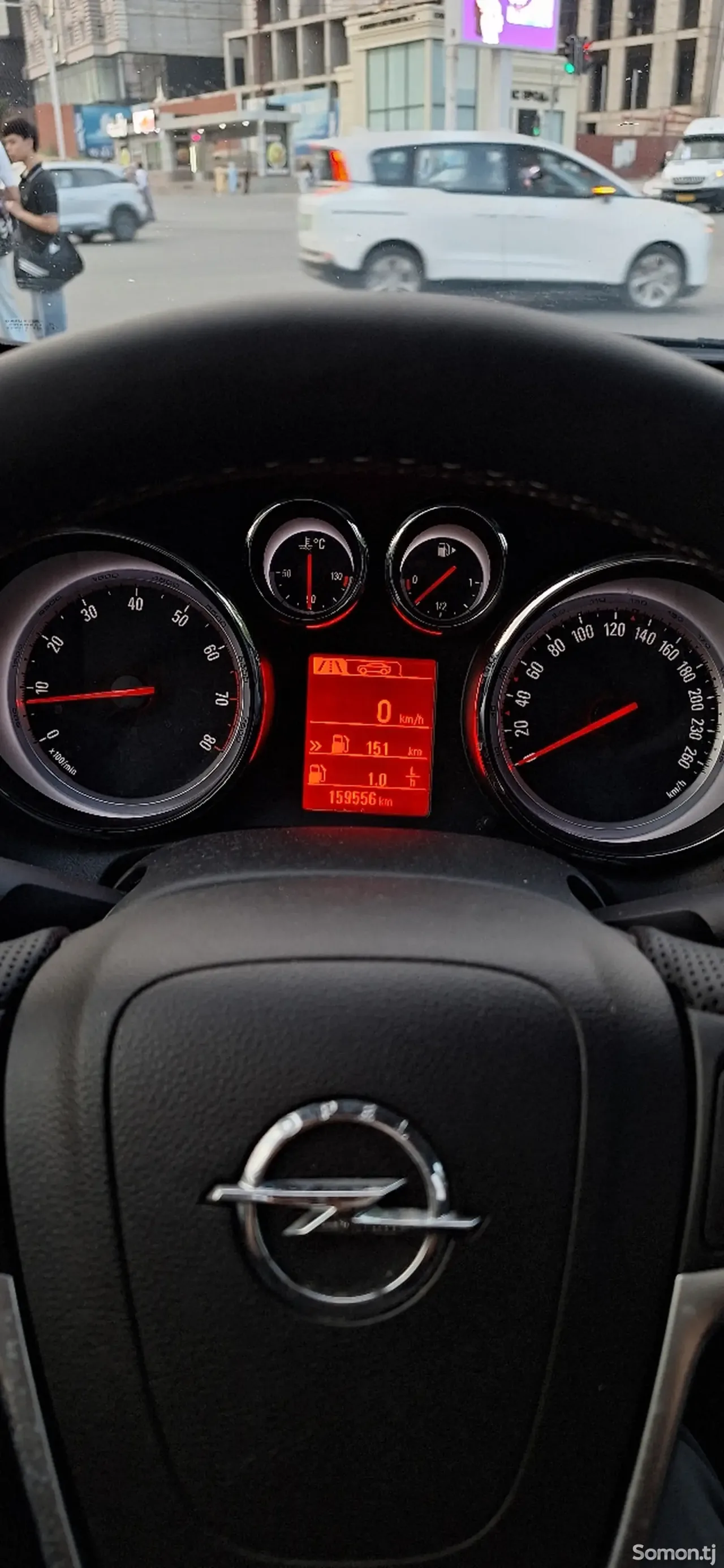 Opel Astra J 2015 · 1.4 MT
