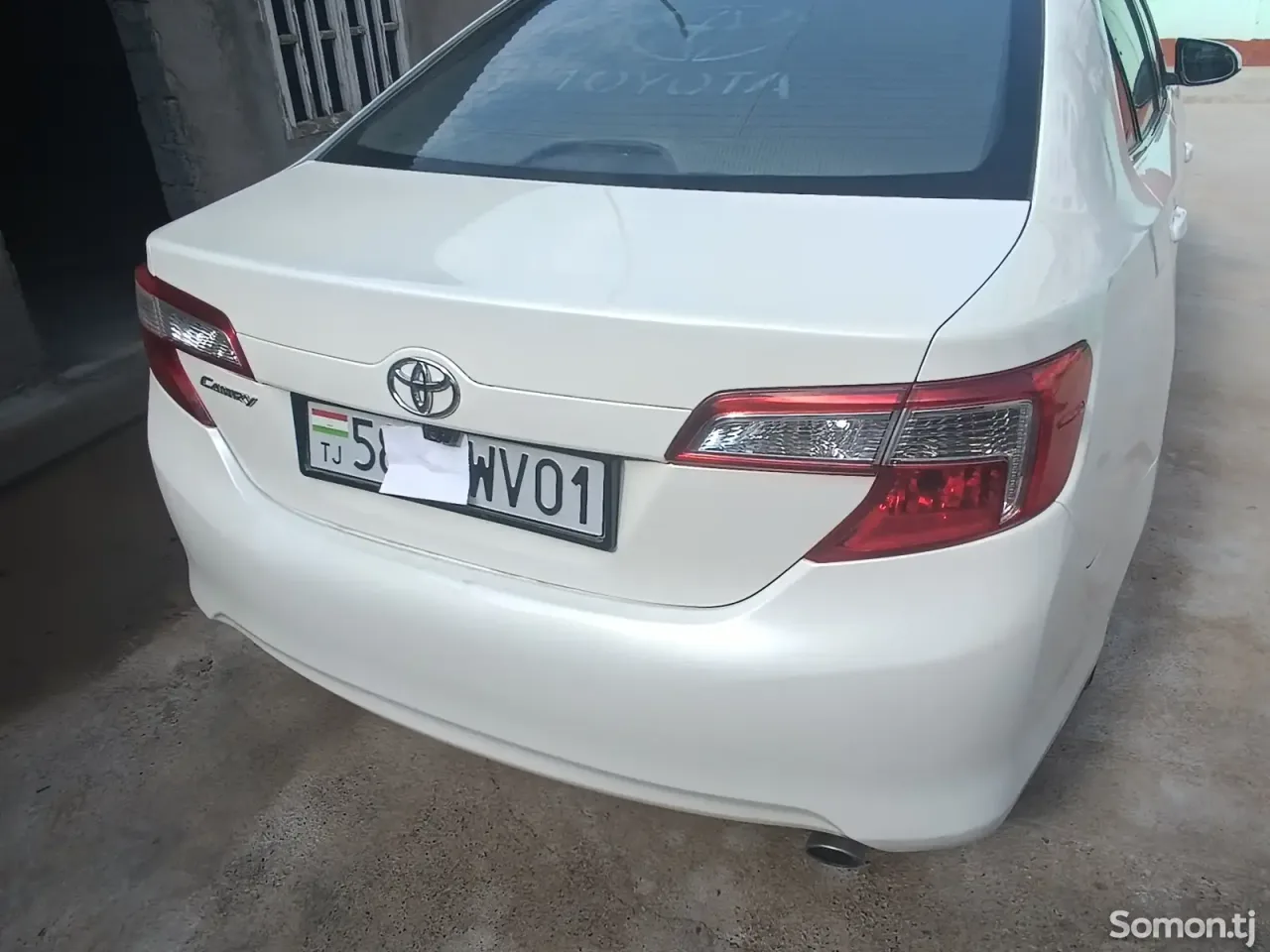 Toyota Camry 2012 · 2.4 AT