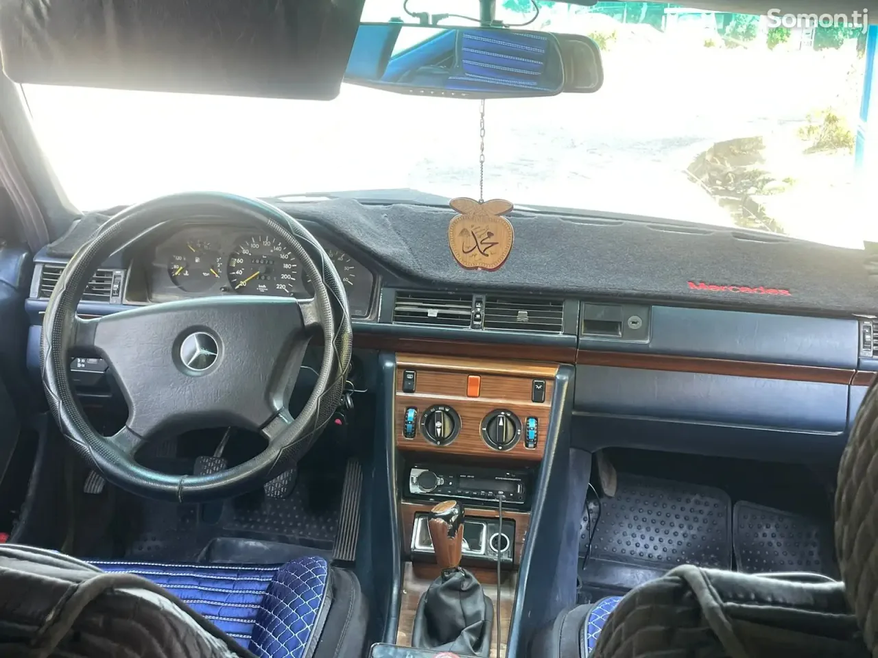 Mercedes-Benz W124 1992 · 2.7 MT