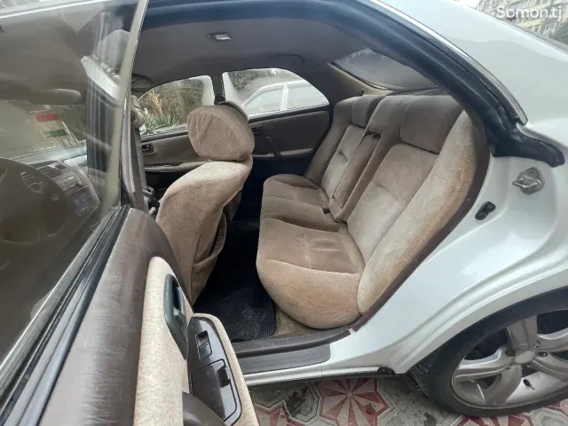 Toyota Mark II 1990 · 2.5 AT