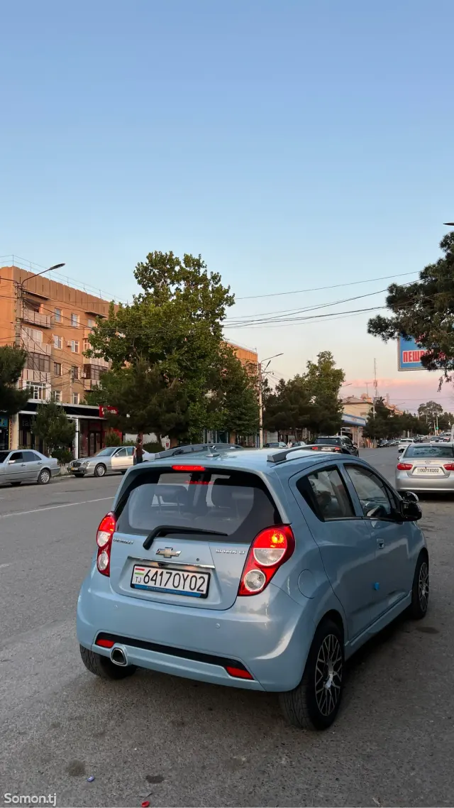 Chevrolet Spark 2014 · 1.1 AT