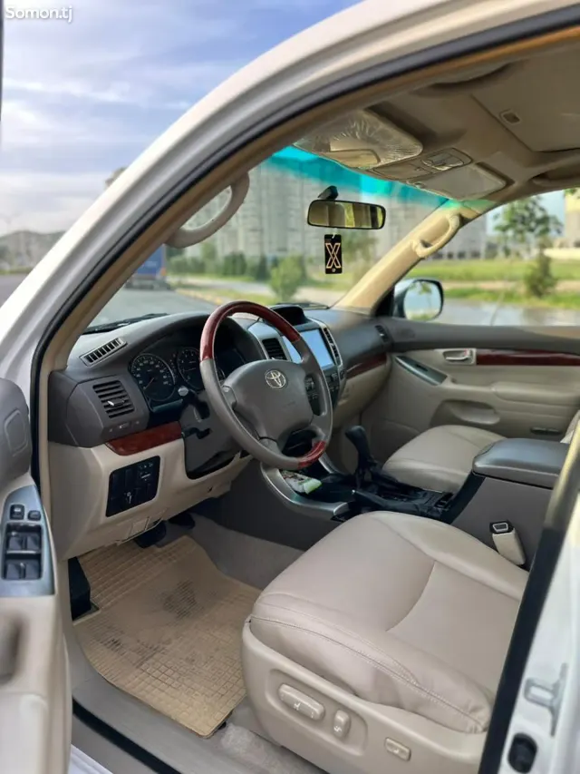 Toyota Land Cruiser 2006 · 4.0 AT