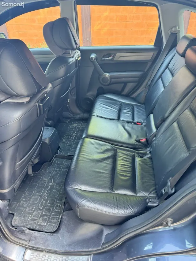 Honda CR-V 2011 · 2.4 AT