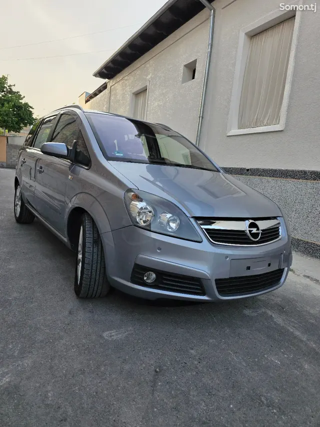 Opel Zafira 2006 · 2.2 AT