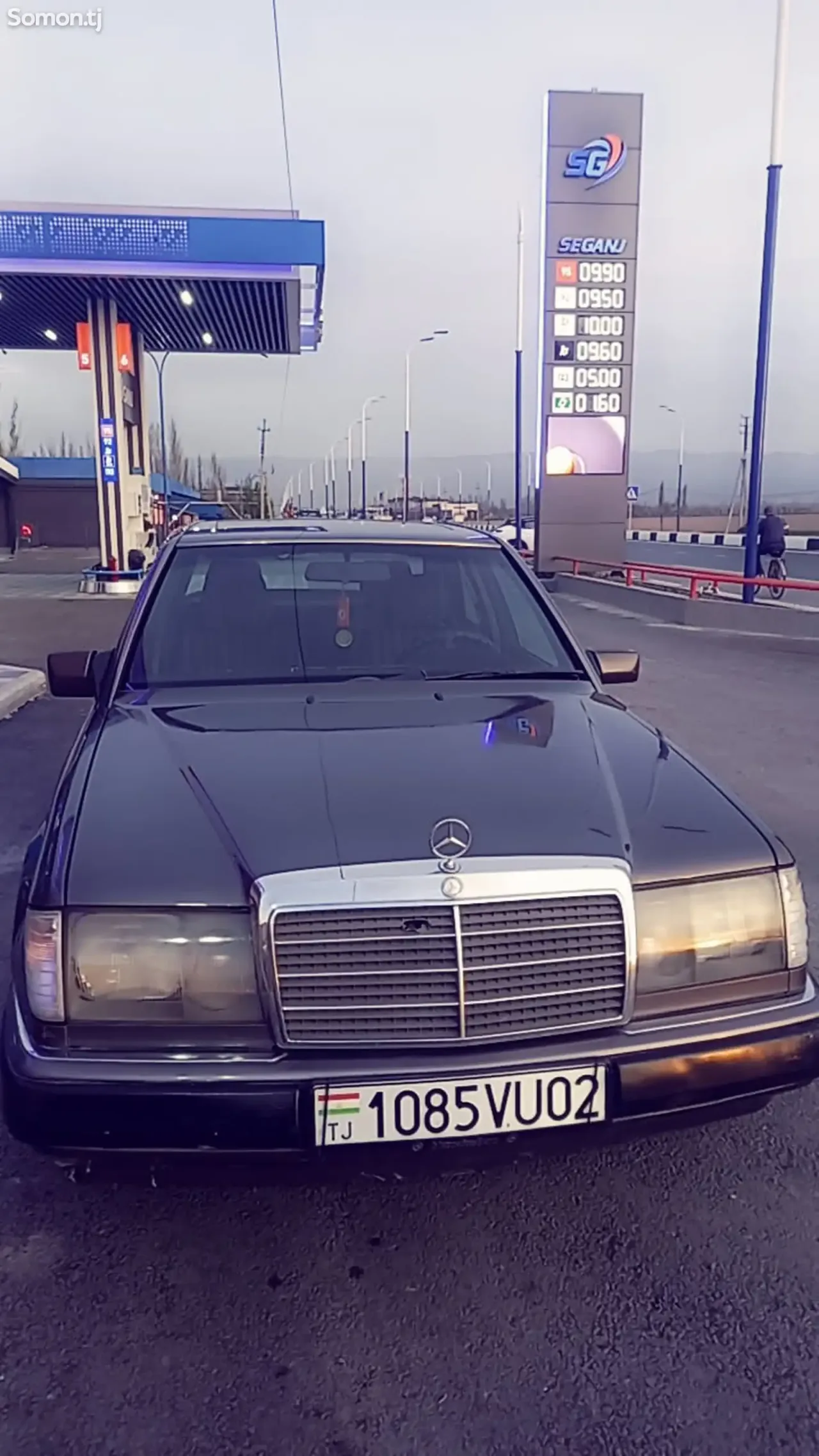 Mercedes-Benz W124 1991 · 2.0 MT