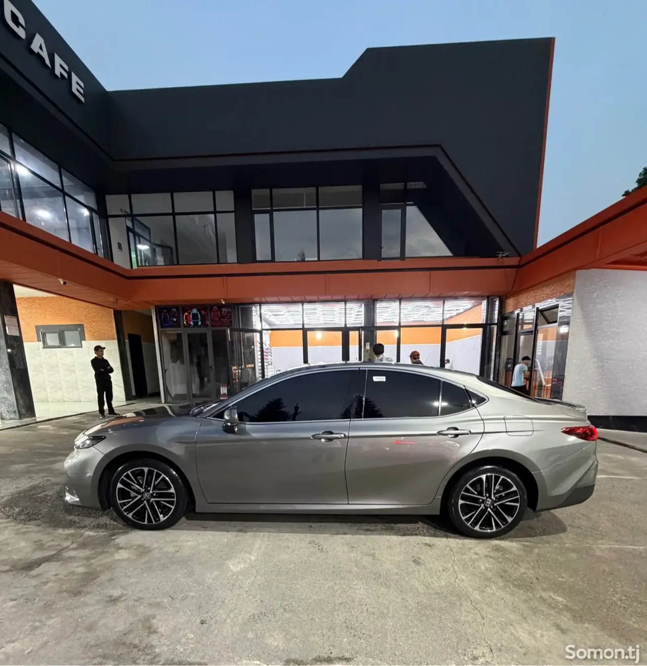 Toyota Camry 2025 · 2.5 AT