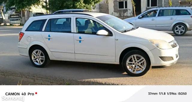 Opel Astra H 2008 · 1.6 MT