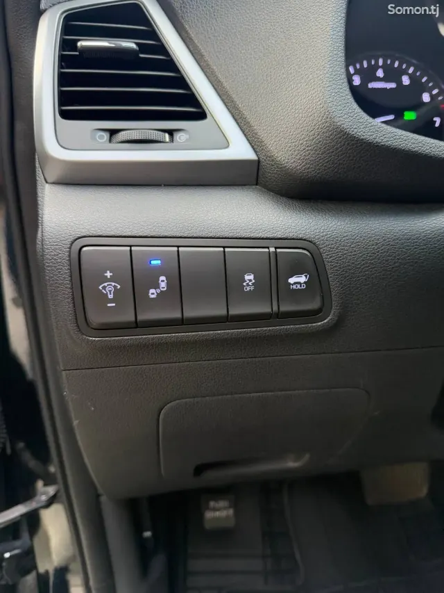 Hyundai Tucson 2016 · 1.6 AT