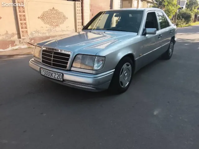 Mercedes-Benz W124 1995 · 2.2 MT
