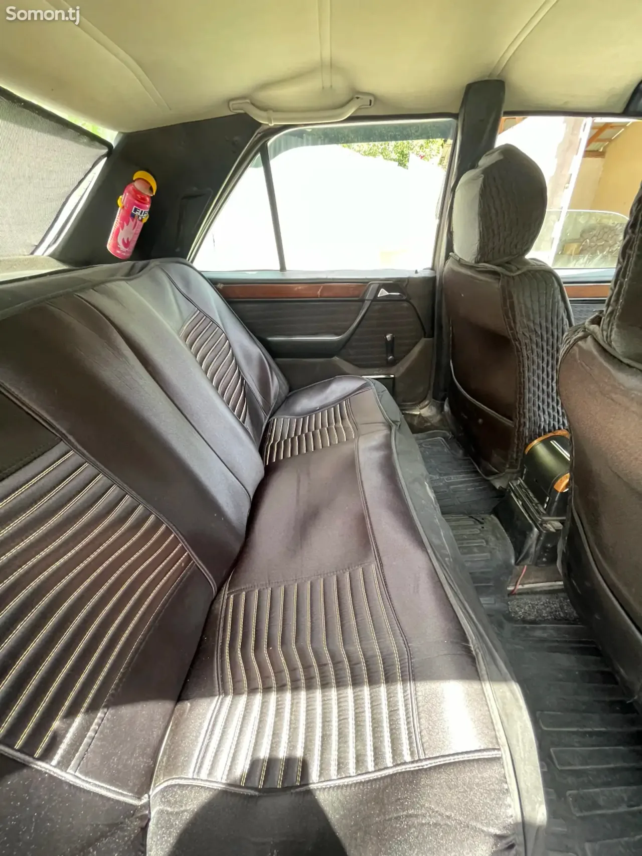 Mercedes-Benz W124 1991 · 2.0 MT