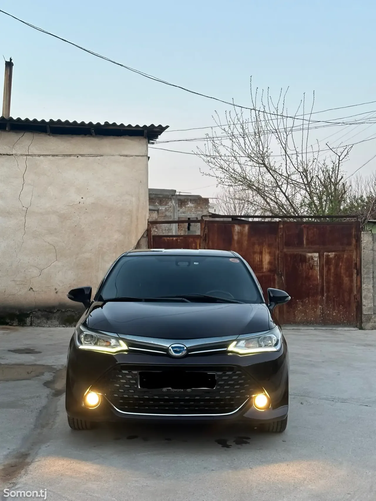 Toyota Fielder 2015 · 1.5 AT