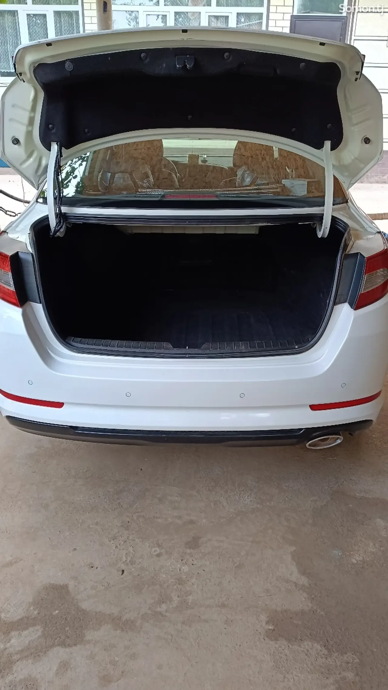 Kia K5 2011 · 2.0 AT