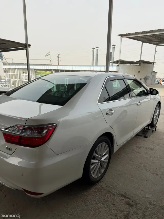 Toyota Camry 2015 · 2.5 AT