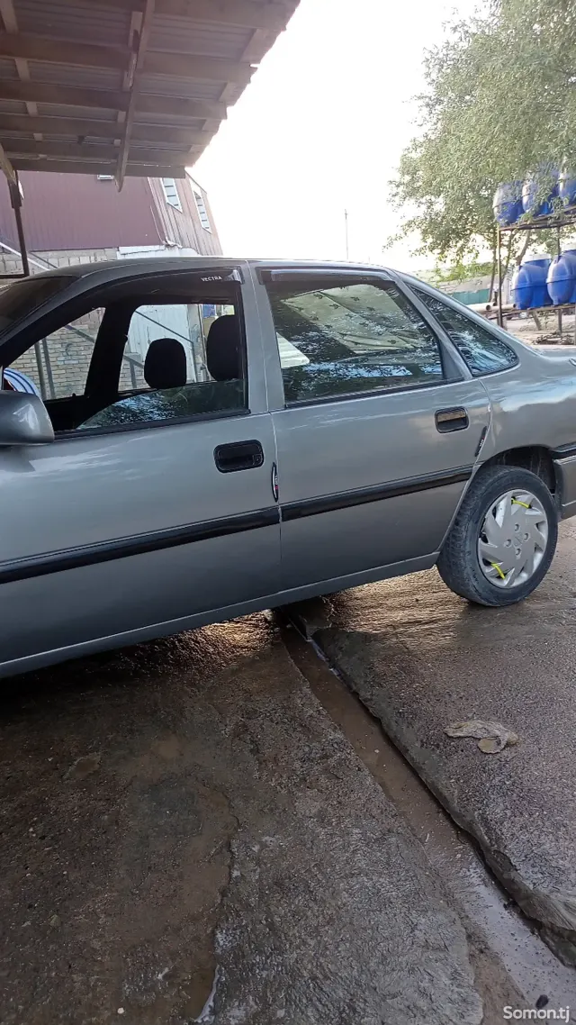Opel Vectra A 1994 · 1.8 MT