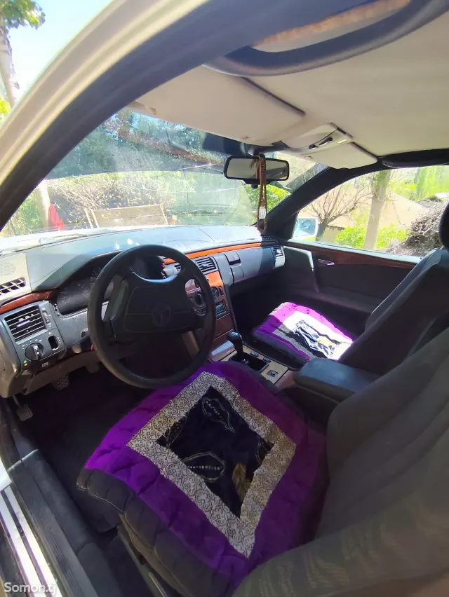Mercedes-Benz E class 1996 · 2.2 MT