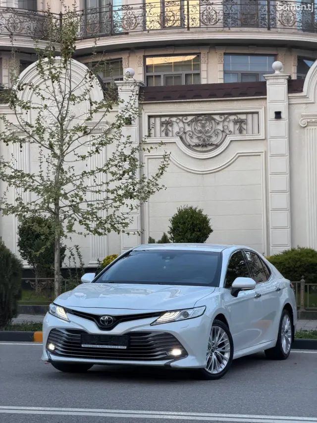 Toyota Camry 2019 · 2.5 AT