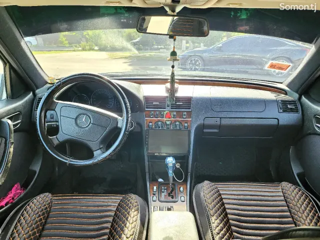 Mercedes-Benz C class 1999 · 2.0 AT