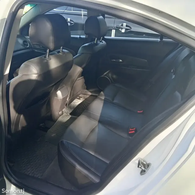 Chevrolet Cruze 2009 · 1.6 AT