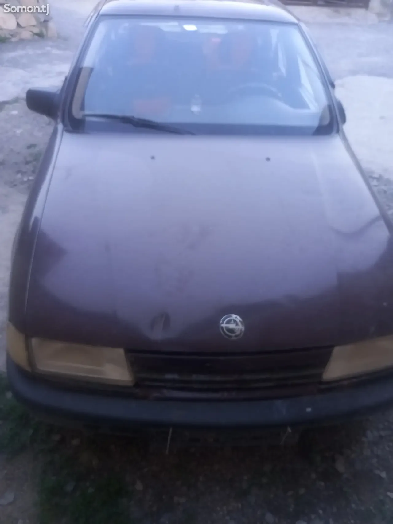 Opel Vectra A 1991 · 1.6 MT