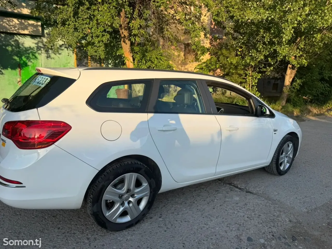 Opel Astra J 2014 · 1.6 MT