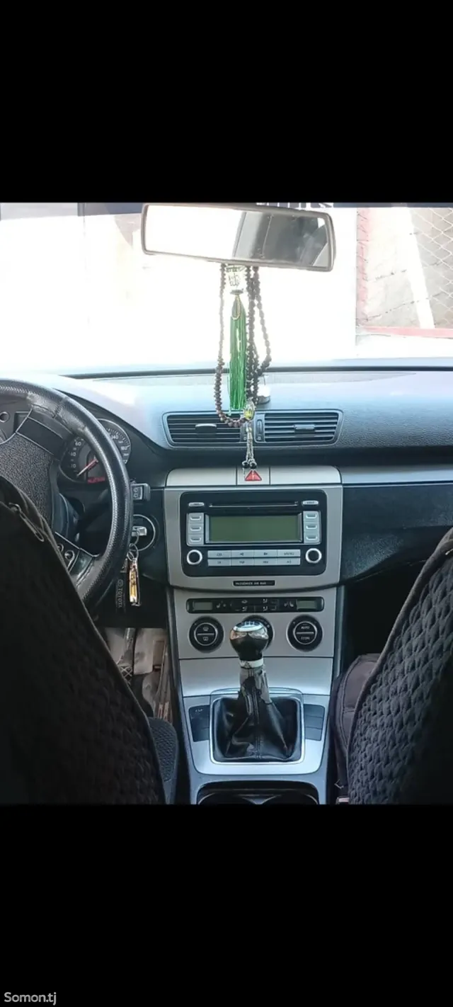 Volkswagen Passat 2007 · 2.0 MT