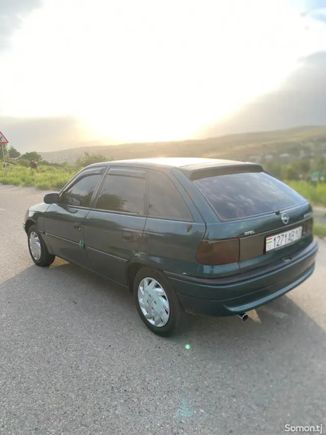 Opel Astra F 1997 · 1.6 MT