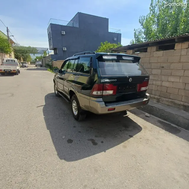 Ssang Yong Musso 2000 · 2.4 MT
