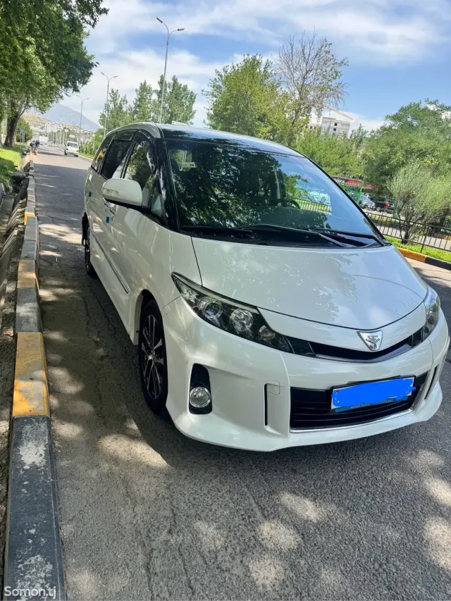 Toyota Estima 2014 · 2.4 AT