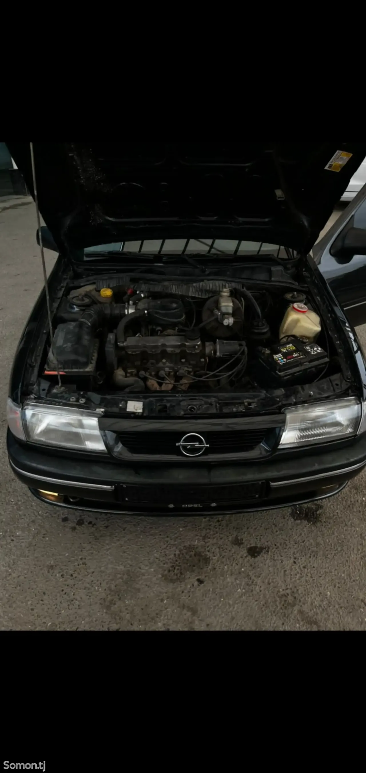 Opel Vectra A 1992 · 1.6 MT